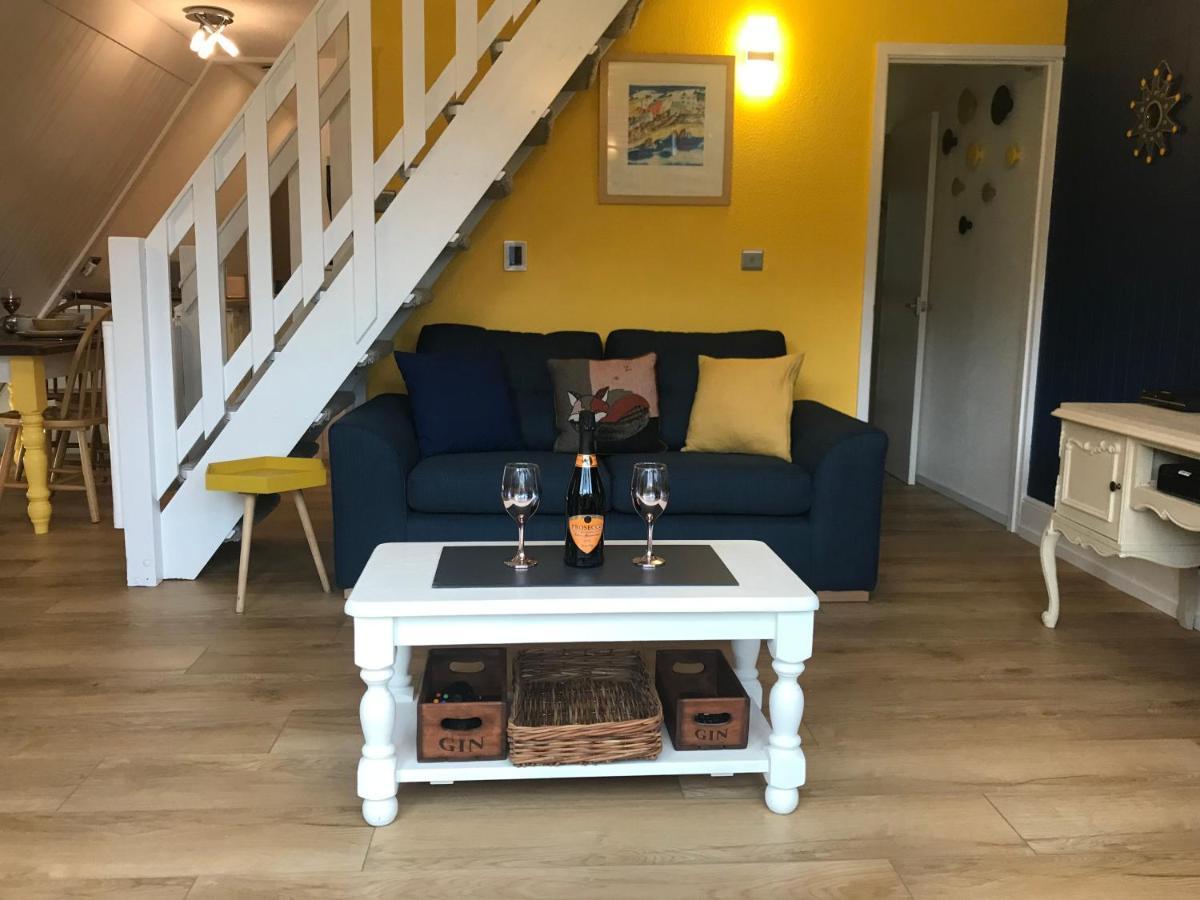 Foxes Sea Side Retreat Deluxe Chalet Is A Lovely Holiday Home Tucked Away On The Kent Coast Kingsdown  Exteriör bild