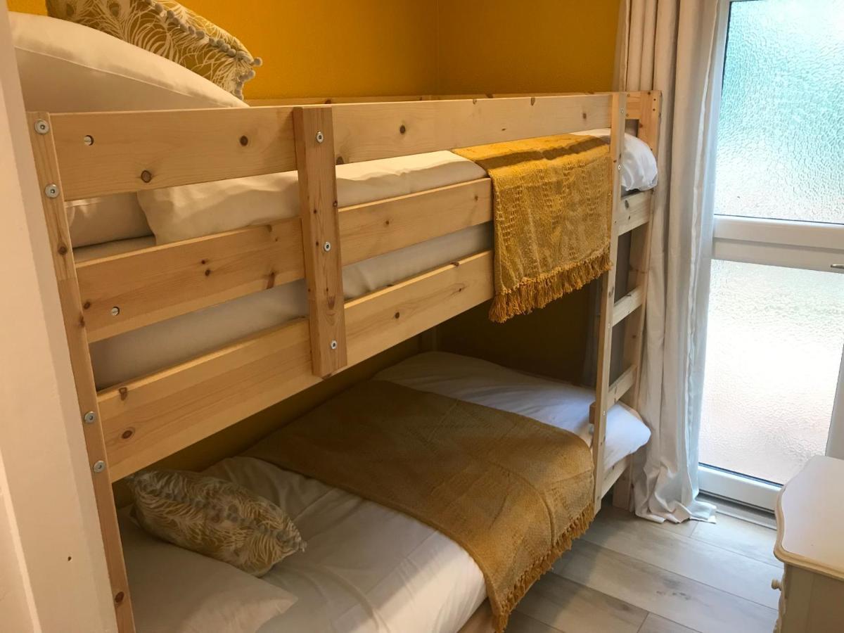 Foxes Sea Side Retreat Deluxe Chalet Is A Lovely Holiday Home Tucked Away On The Kent Coast Kingsdown  Exteriör bild
